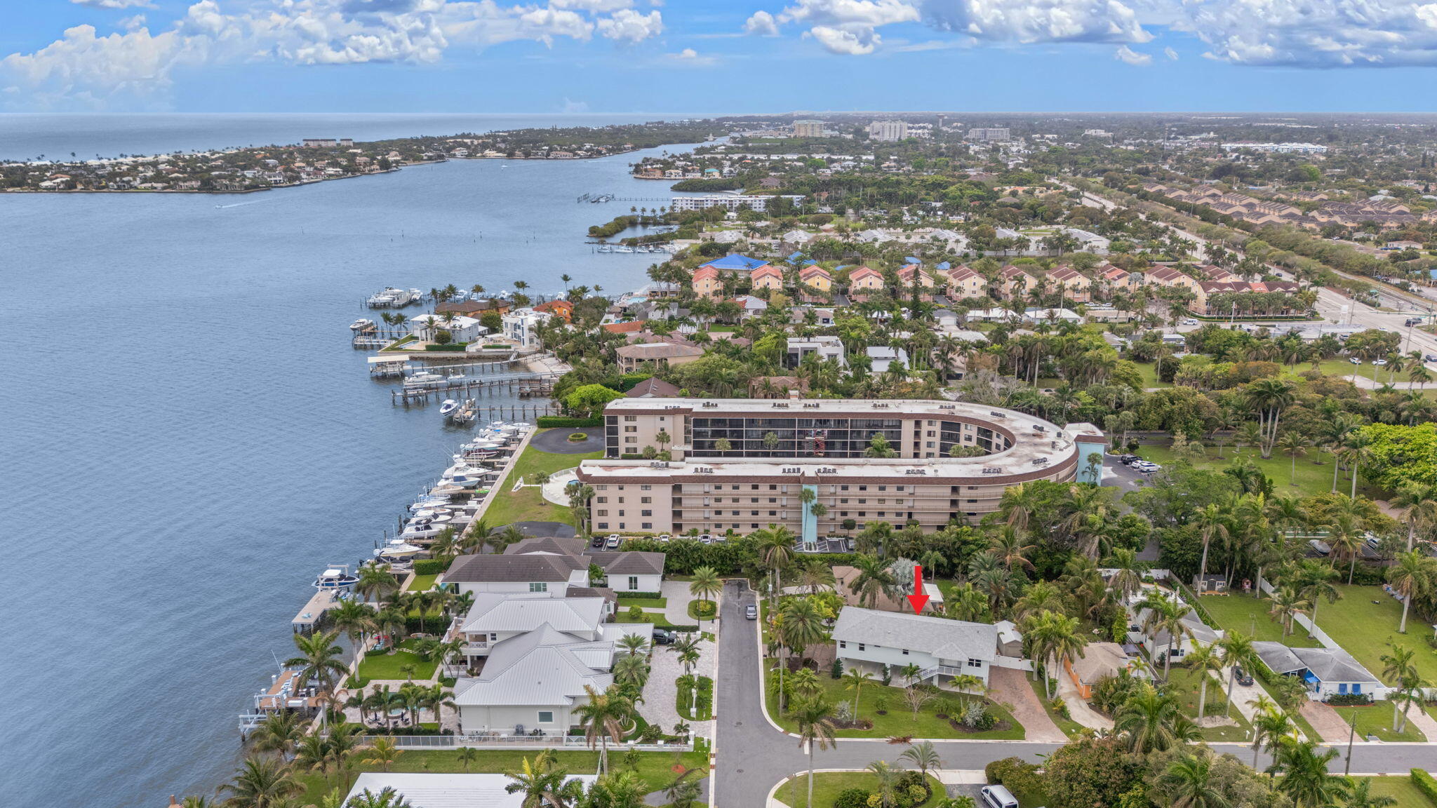 LAKESIDE GARDENS - Residential