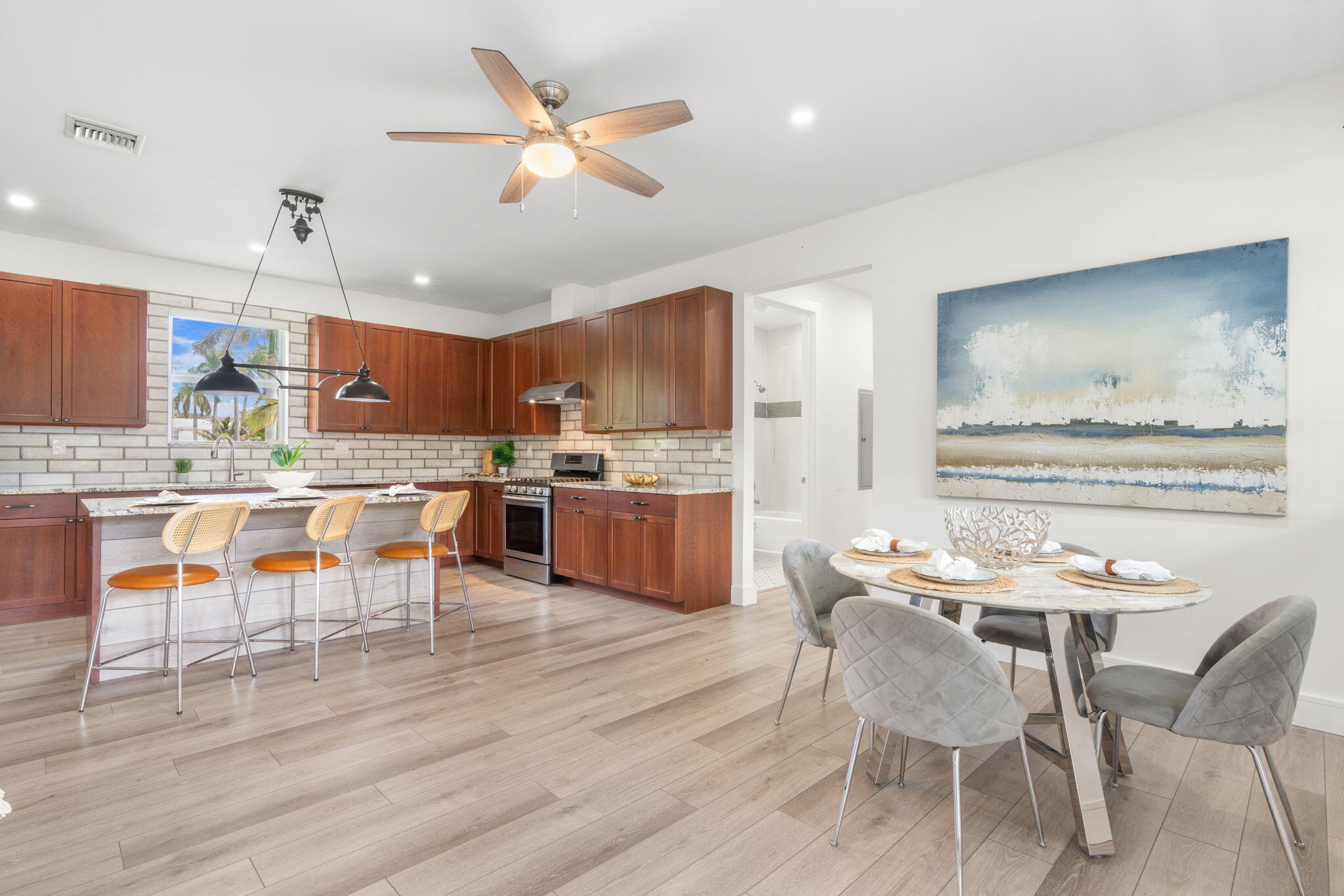 LAKESIDE GARDENS - Residential