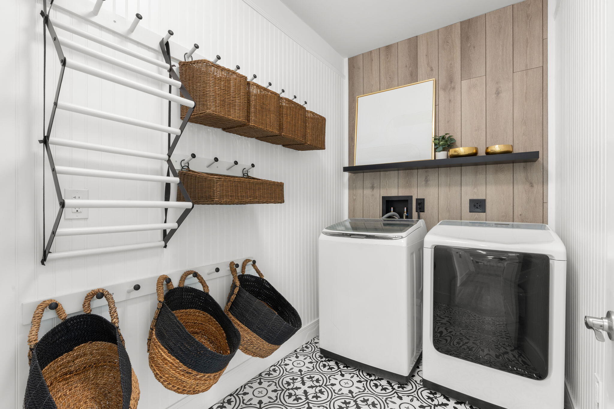 LAKESIDE GARDENS - Residential