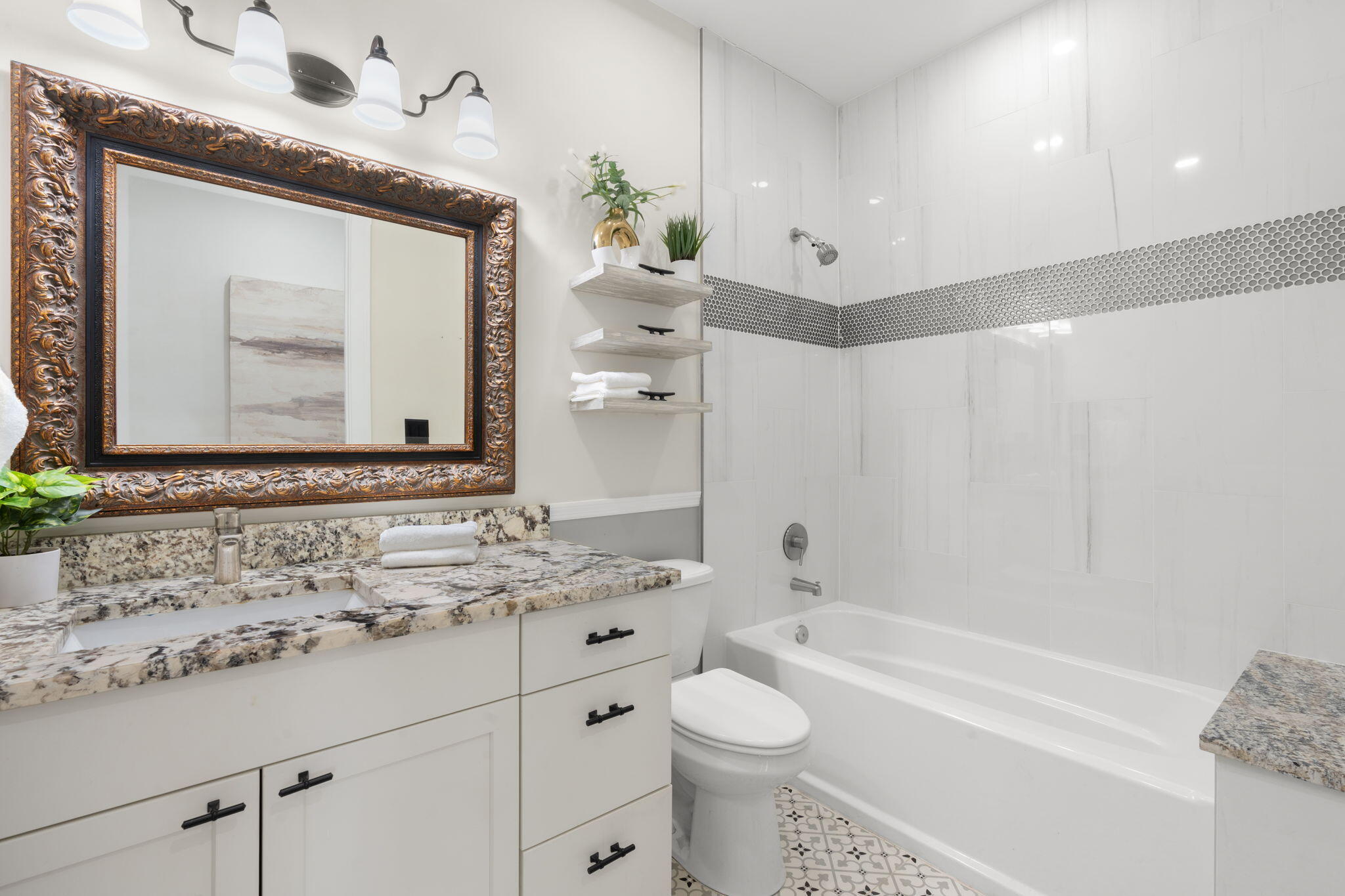 LAKESIDE GARDENS - Residential