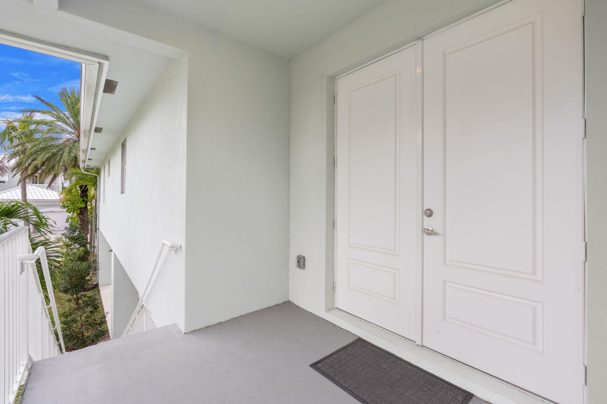 LAKESIDE GARDENS - Residential