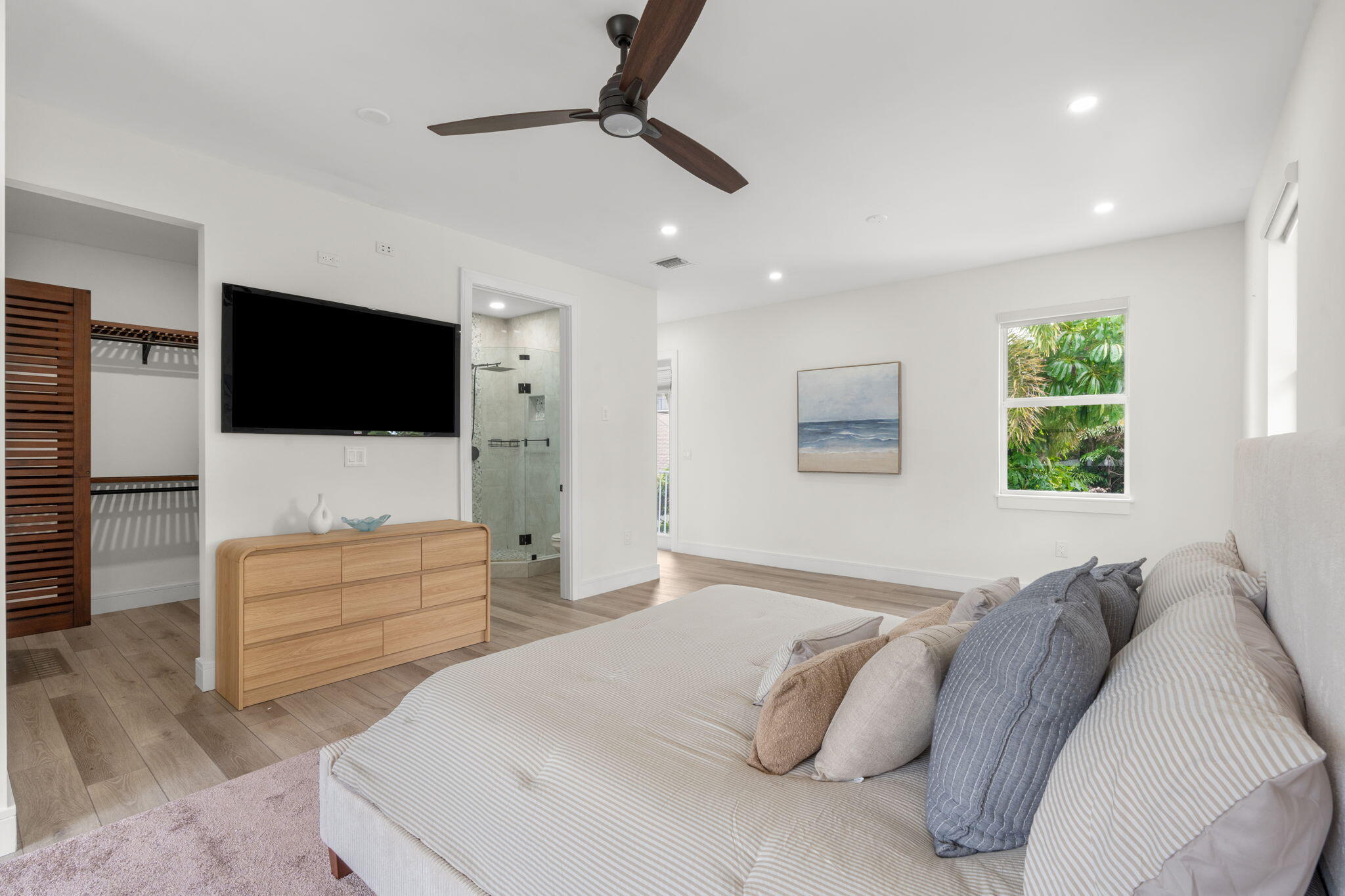 LAKESIDE GARDENS - Residential