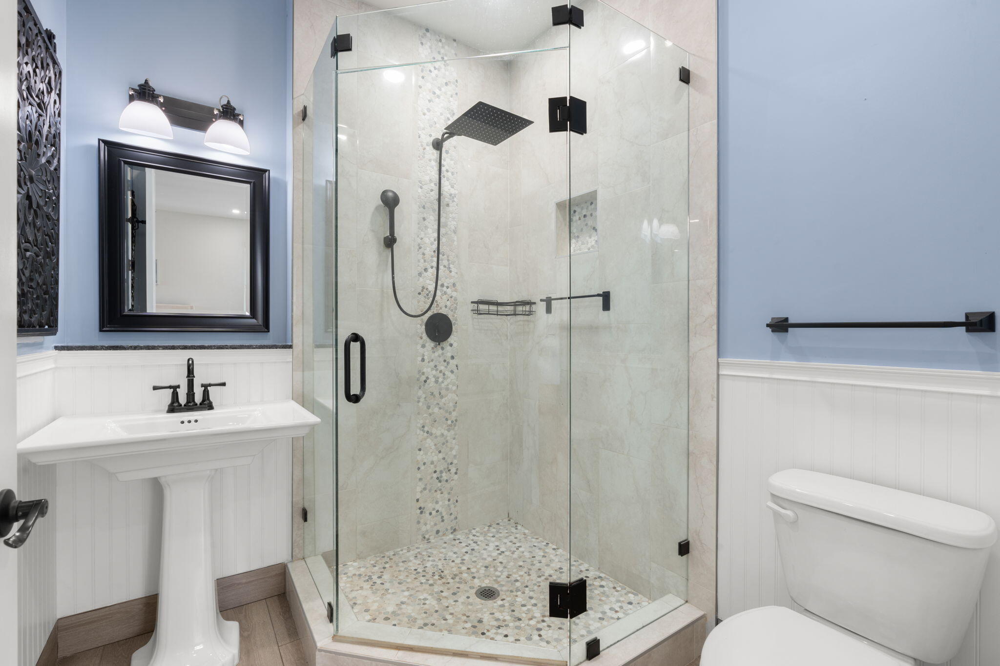 LAKESIDE GARDENS - Residential