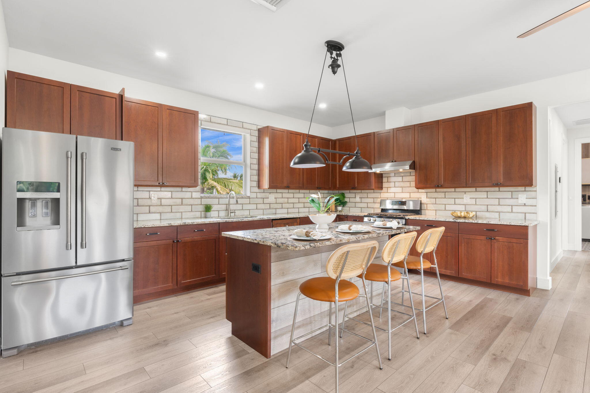 LAKESIDE GARDENS - Residential