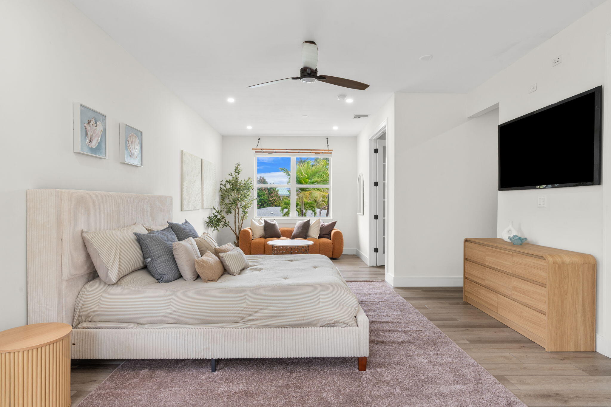 LAKESIDE GARDENS - Residential