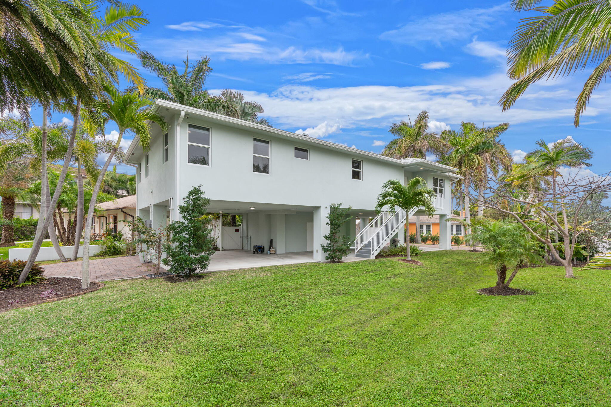 LAKESIDE GARDENS - Residential