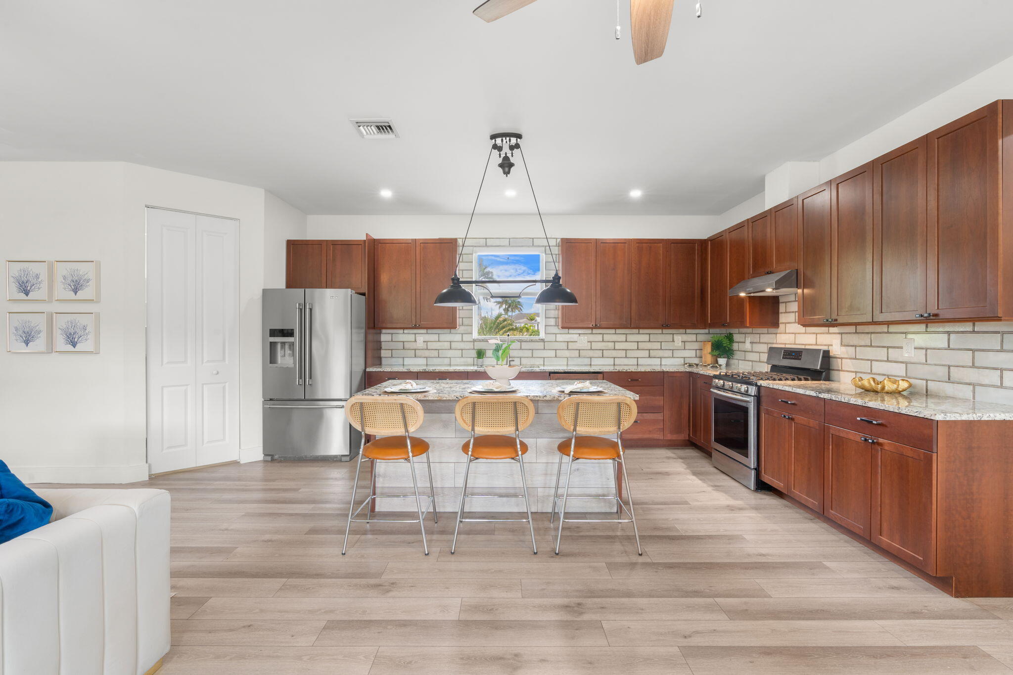 LAKESIDE GARDENS - Residential