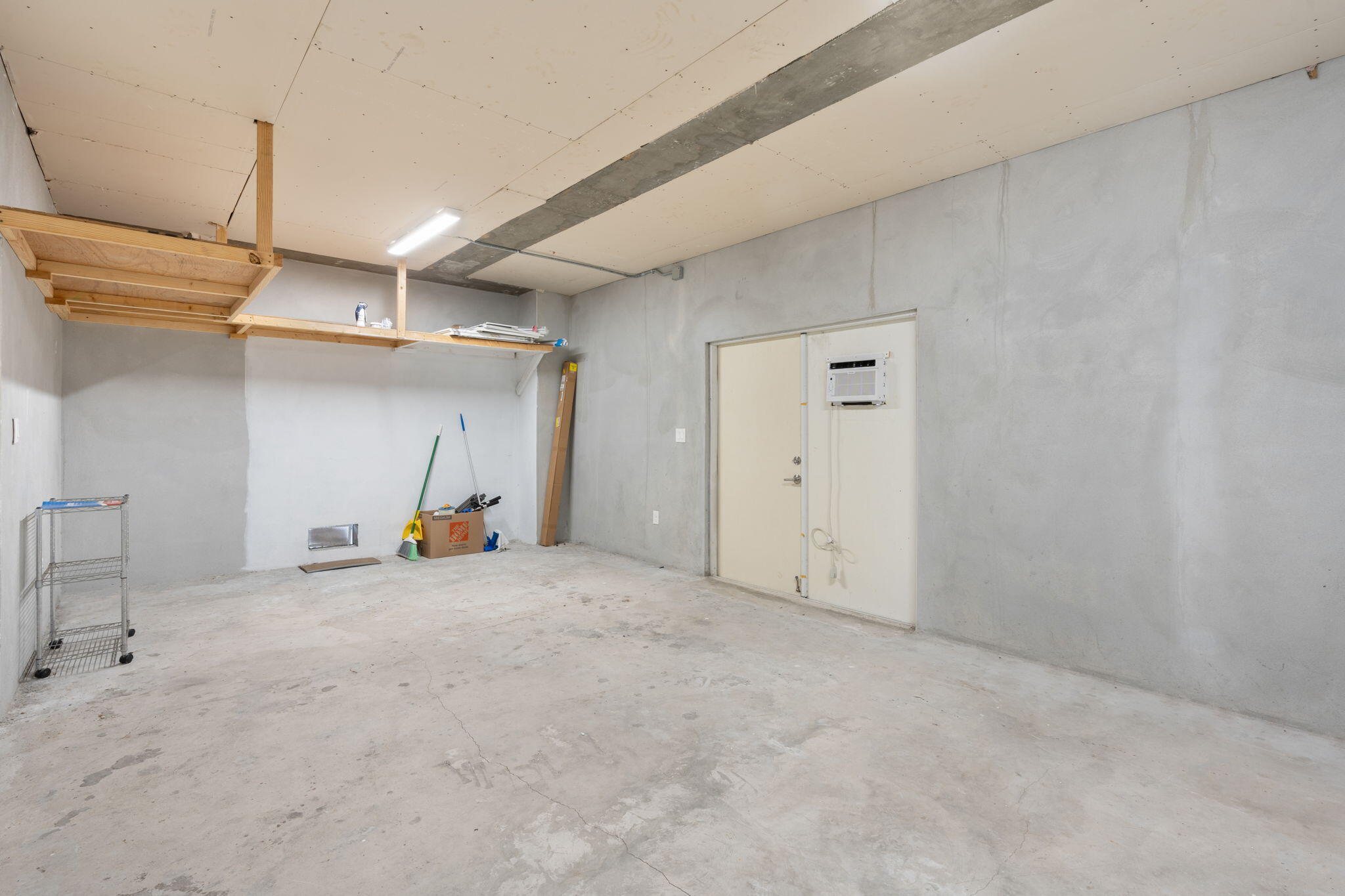 LAKESIDE GARDENS - Residential