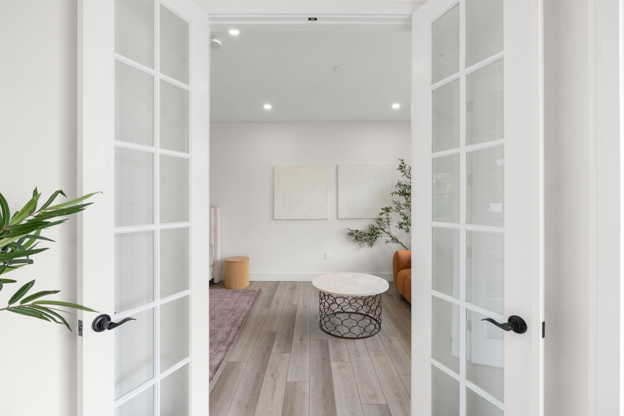 LAKESIDE GARDENS - Residential