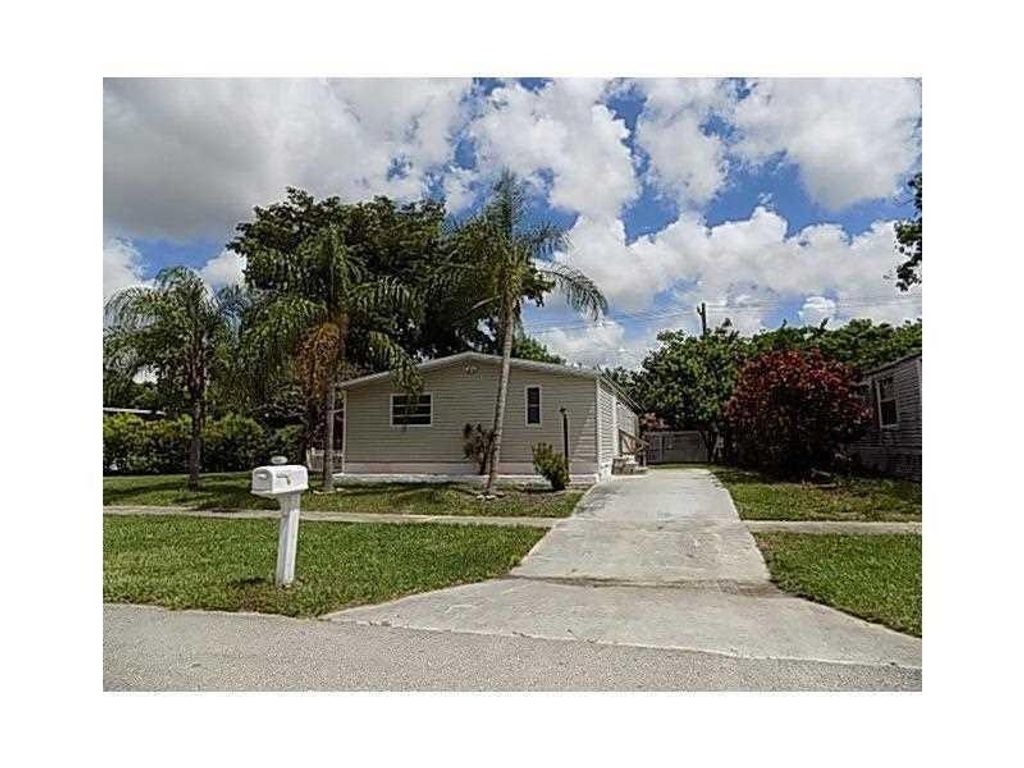 Photo of 10480 S 228th Lane, Boca Raton, FL 33428 (MLS # B26007902)