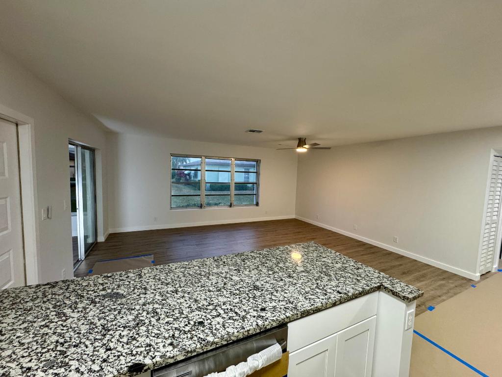 SAVANNAH'S CONDOMINIUM, Savannahs Condominium - Residential