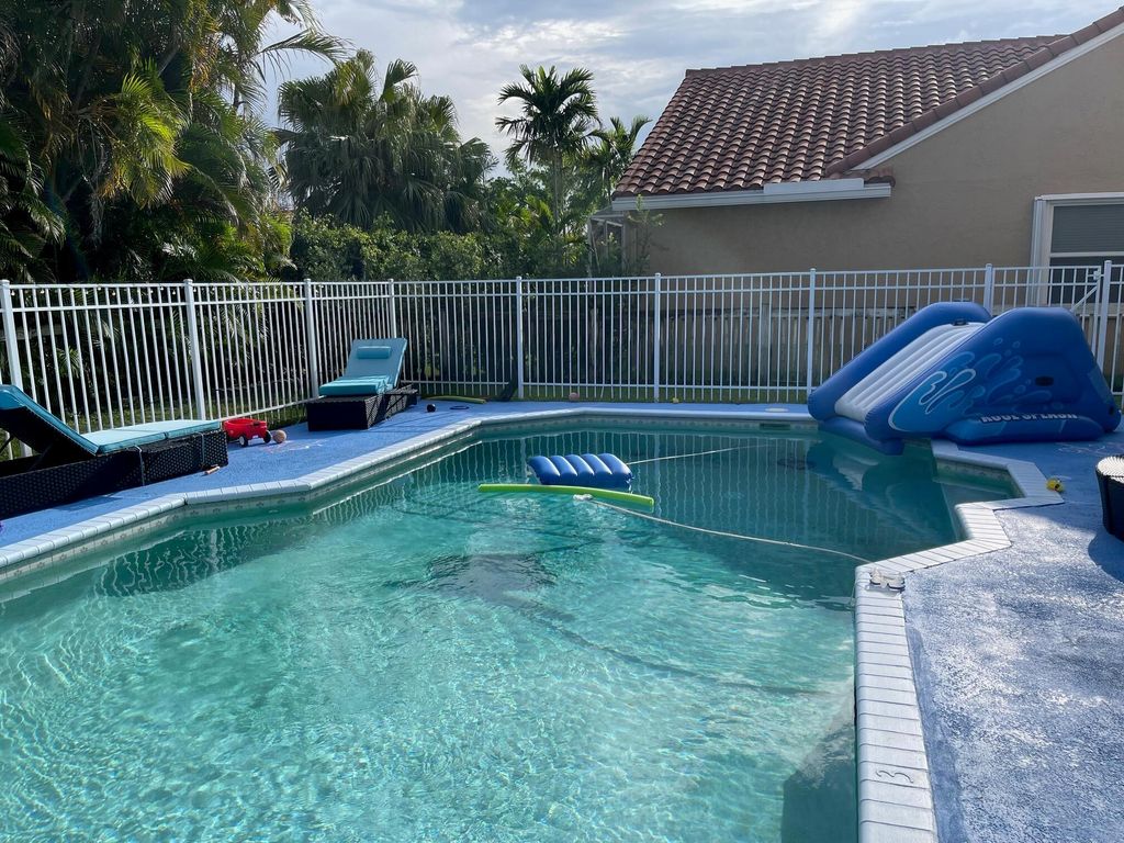 Photo of 9460 Lake Serena Drive, Boca Raton, FL 33496 (MLS # R11138182)