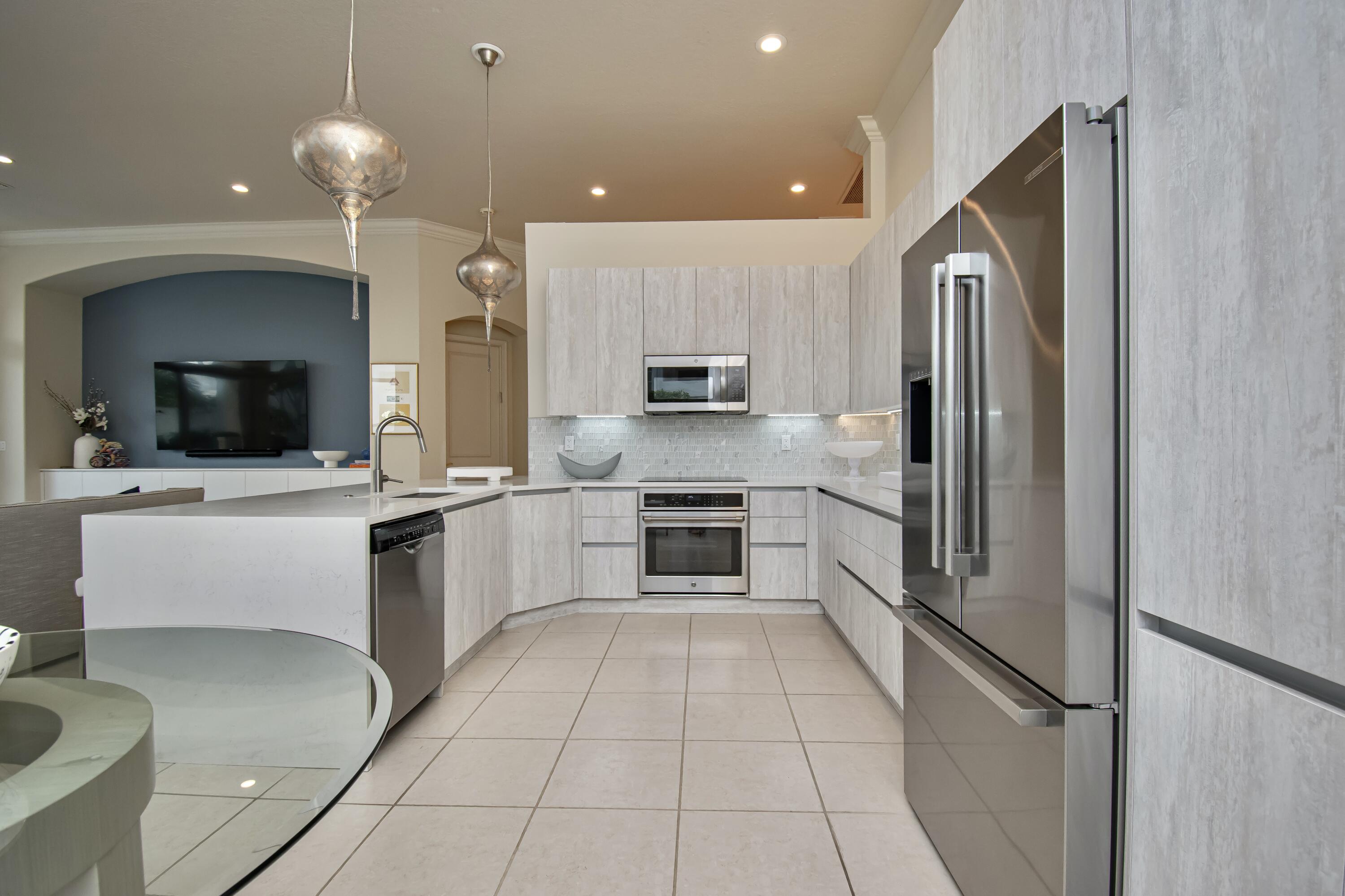 ADDISON RESERVE PAR 15 - Residential Lease