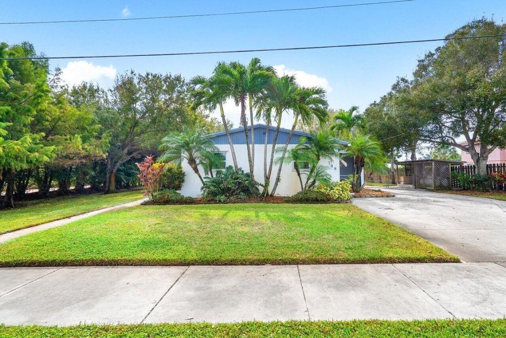 Photo of 788 SW 28th Street, Palm City, FL 34990 (MLS # R10941491)