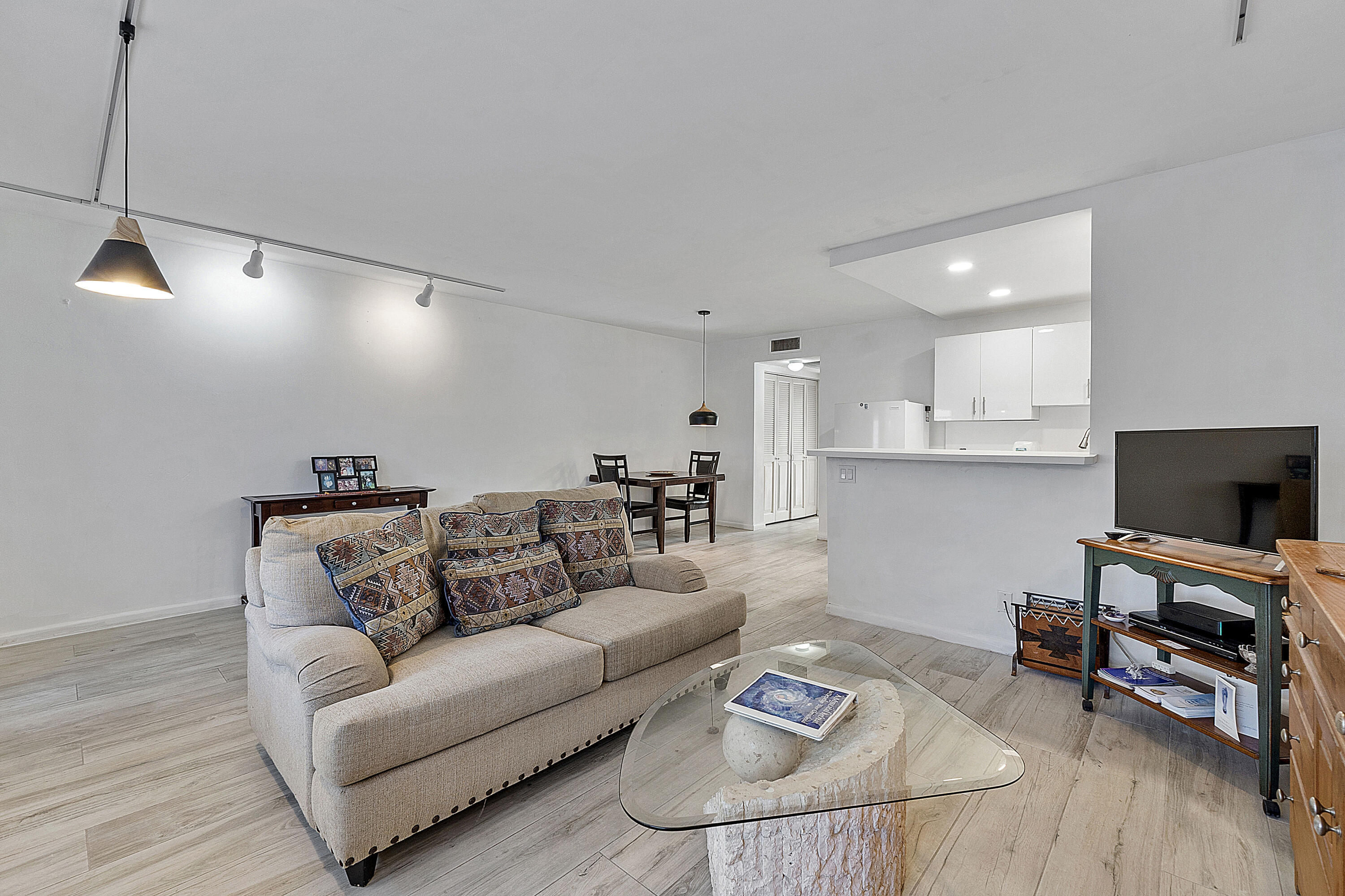 View photos, virtual tours, details... 1012 Newport G