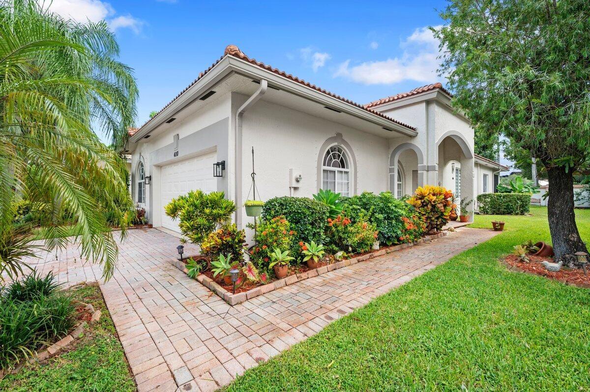 A little slice of paradise for the winter months. Escape to the beautiful City of Wellington Florida. This home is located a few minutes to all Winter Equestrian activities WEF and Polo. Light and open floor plan, low maintenance laminate floor through out the home. Open kitchen in to the Living and dinning area. 24 hour man gated community recently renovated gym and club house. Close to shops and access to Turn Pike 30 away from PBI