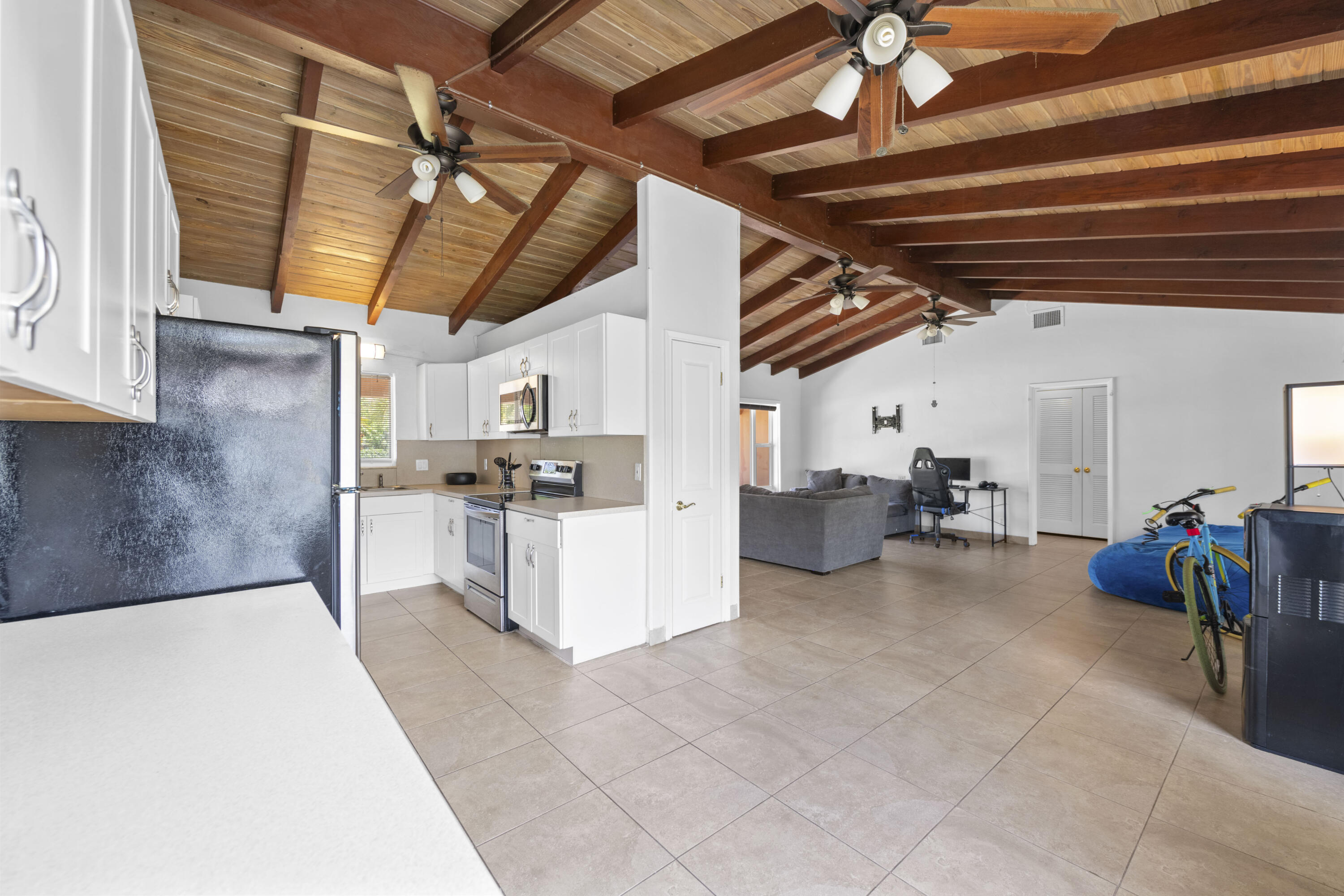 SILVER SHORES SEC OF LAUDERDALE - Residential Lease