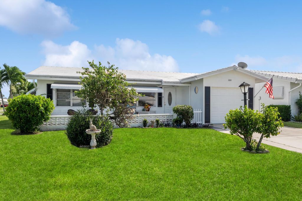 Photo of 1800 SW 13th Avenue, Boynton Beach, FL 33426 (MLS # R10925887)