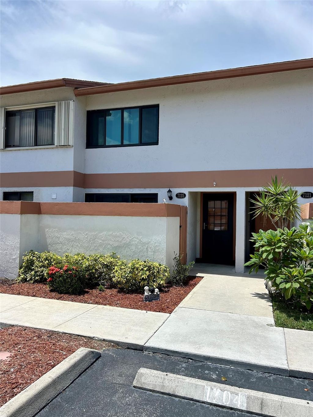 Photo of 7125 SW 42nd Place, Davie, FL 33314 (MLS # F10513492)