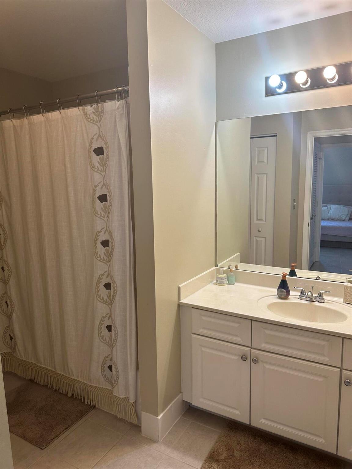 VILLAGE AT ABACOA CONDO - Residential Lease