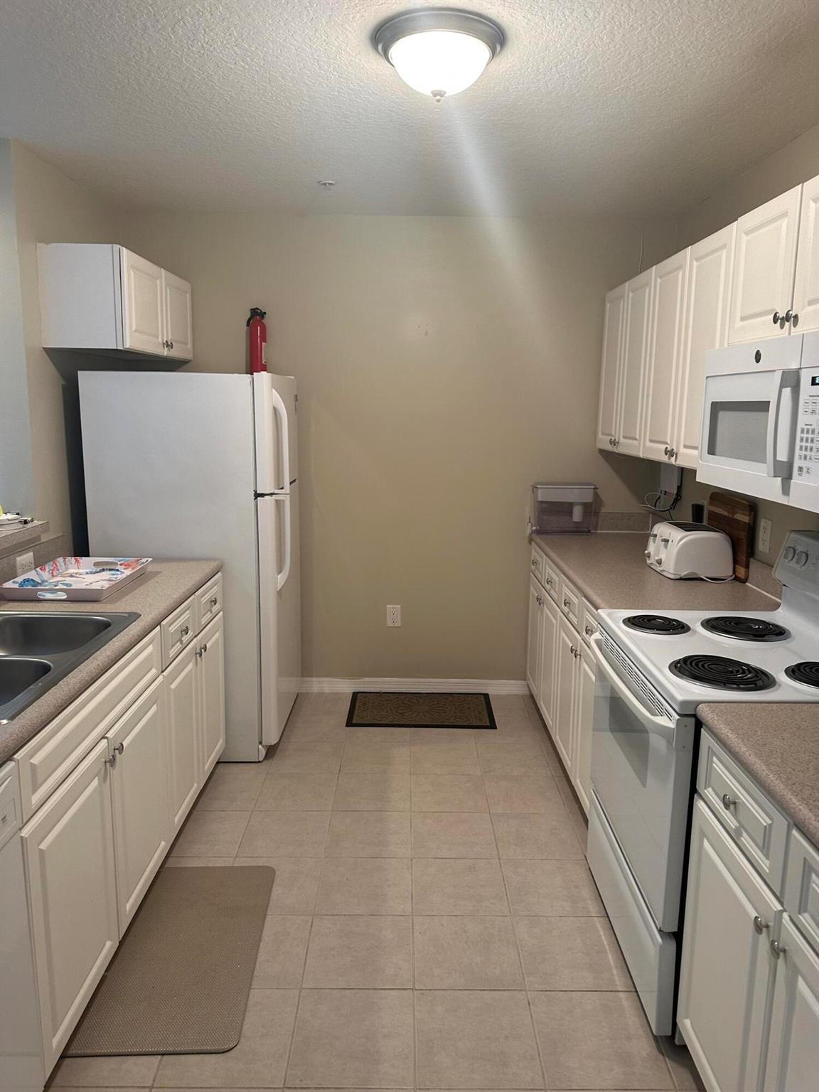 VILLAGE AT ABACOA CONDO - Residential Lease