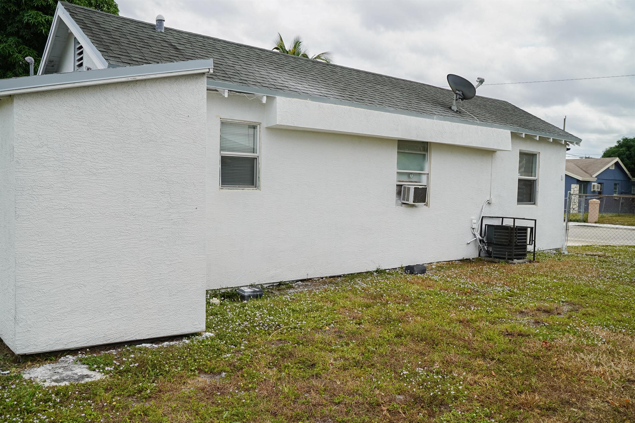 RIVIERA BEACH HEIGHTS - Residential