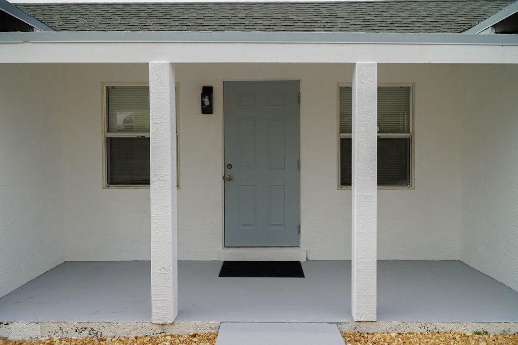 Photo of 908 W 5th Street, Riviera Beach, FL 33404 (MLS # R11144030)