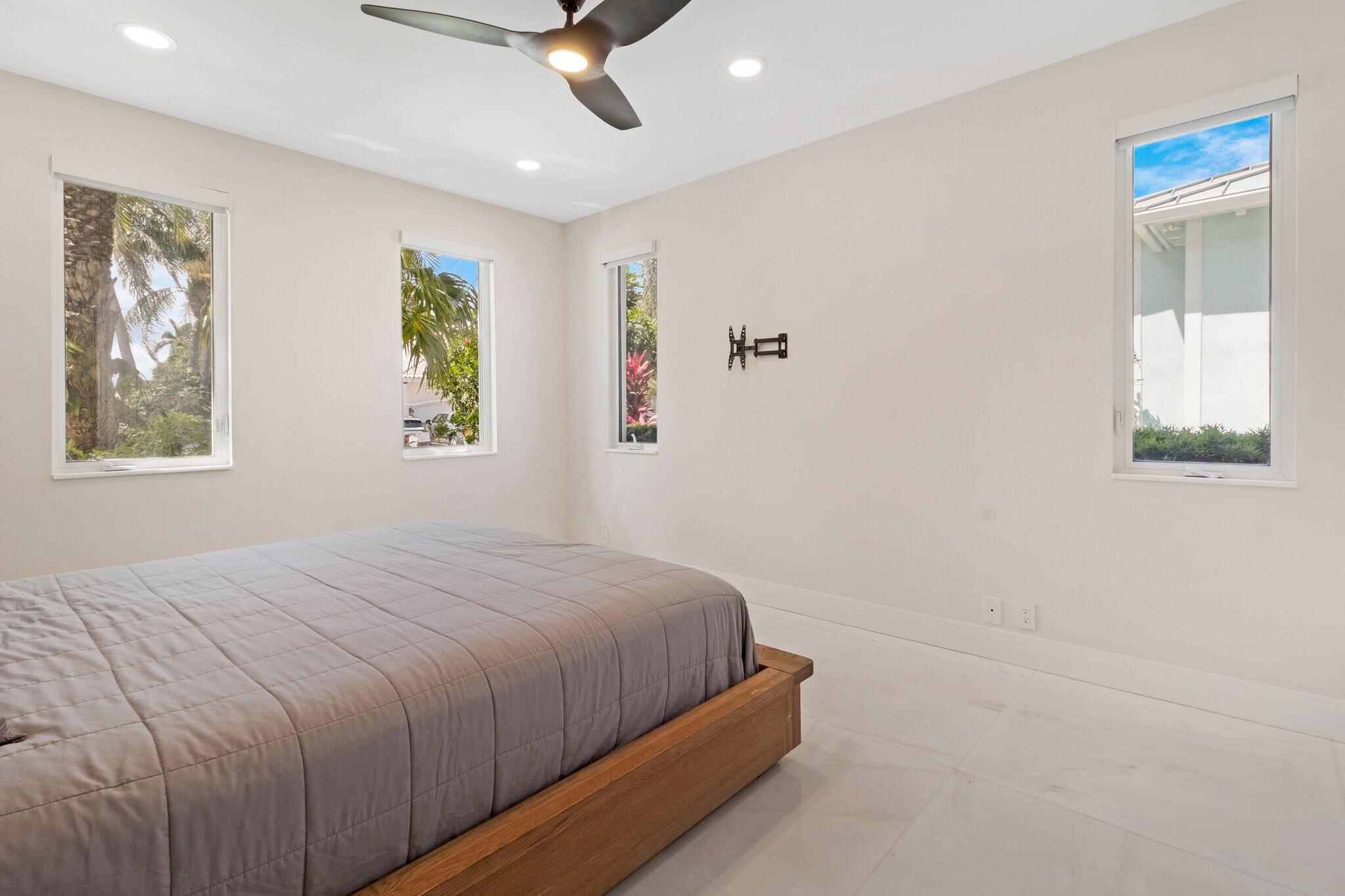 LIGHTHOUSE POINT 6TH SEC - Residential