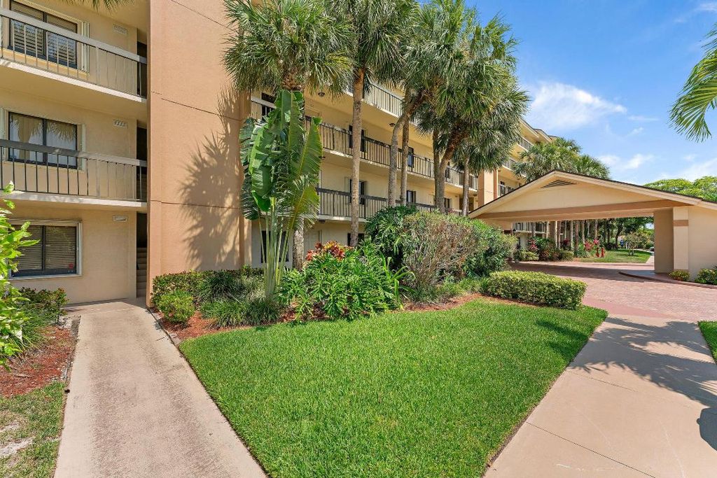 Photo of 801 Seafarer Cir #304, Jupiter, FL 33477 (MLS # R10974587)