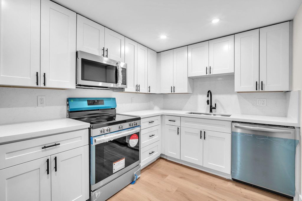 Photo of 3900 N Hills Drive #414, Hollywood, FL 33021 (MLS # F10554329)