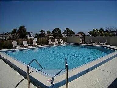 VILLAS OF WINDMILL POINT - Residential