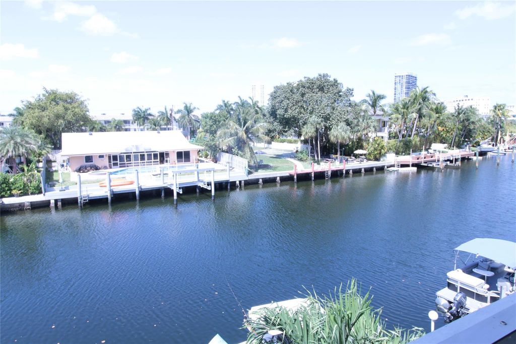 Photo of 470 Paradise Isle Boulevard #301, Hallandale Beach, FL 33009 (MLS # F10552758)