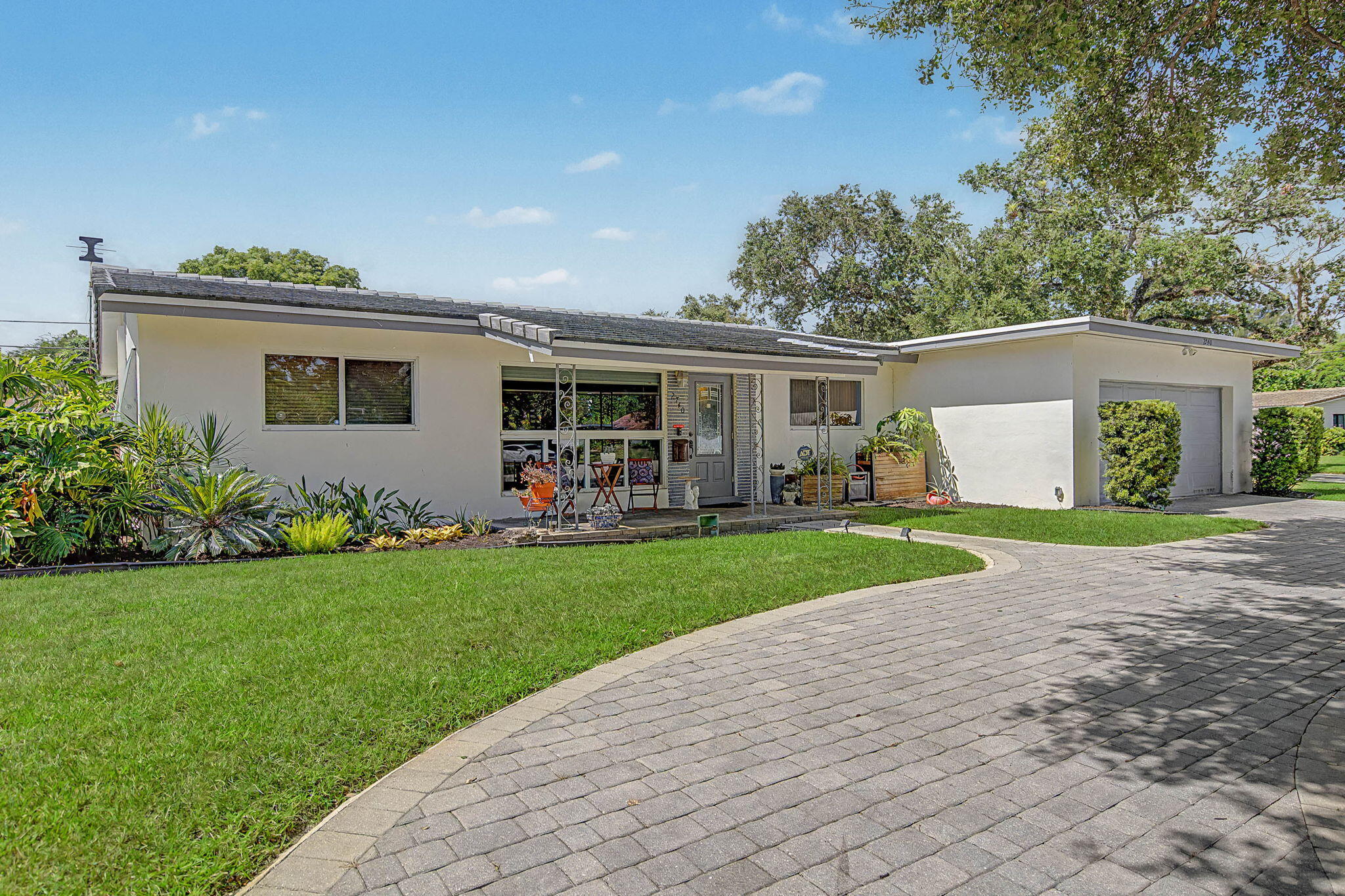 2740 SW 16th Street