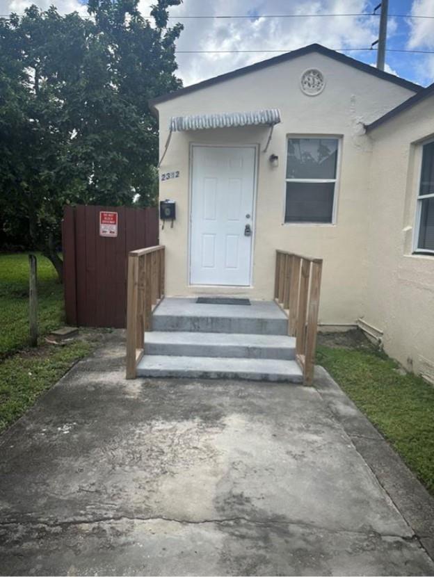 Hollywood Park 4-19 B - Residential Lease