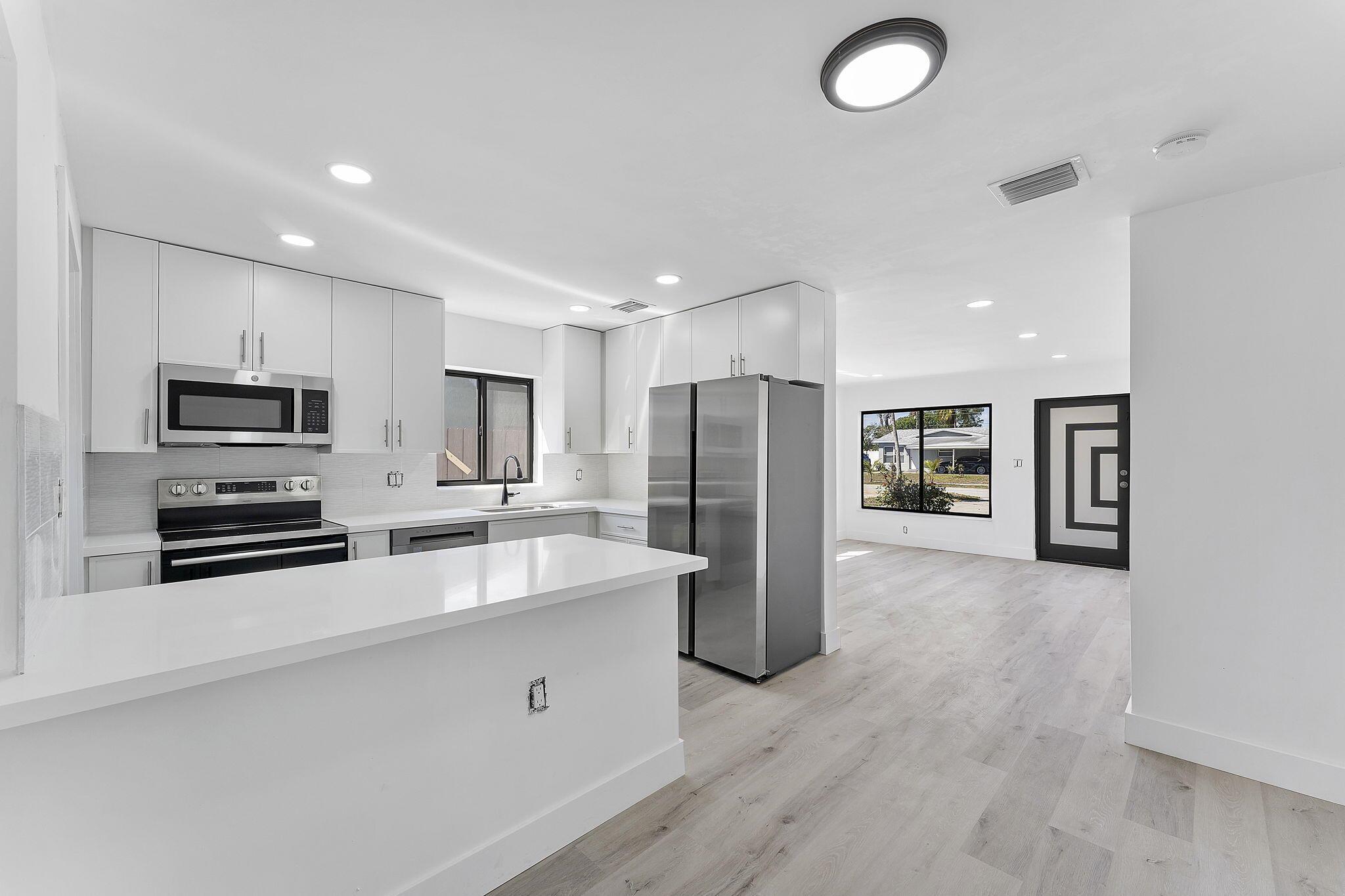 COLLEGE PARK ESTATES - Residential Lease