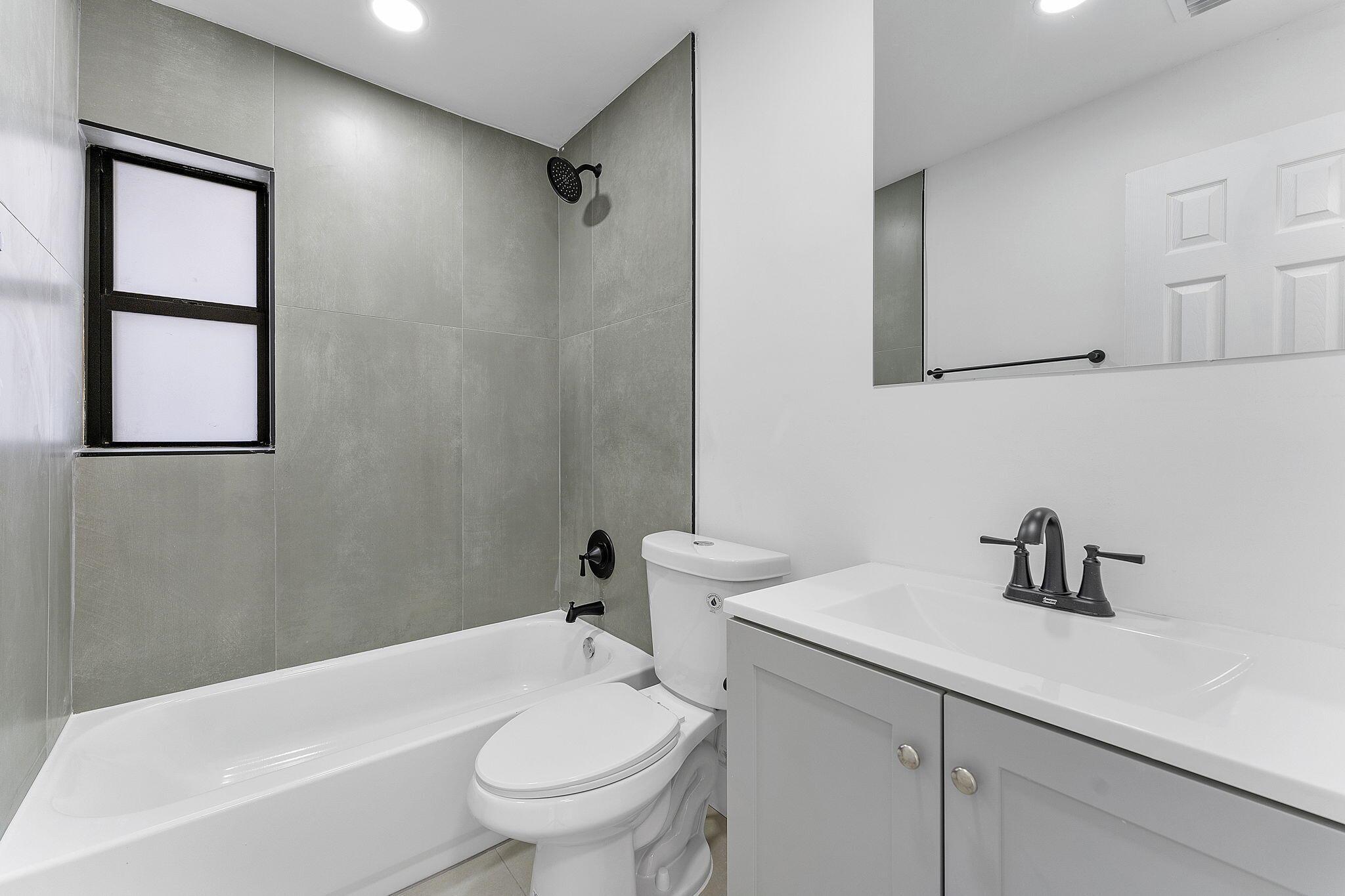 COLLEGE PARK ESTATES - Residential Lease