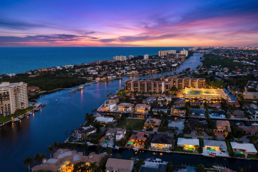 Photo of 876 Forsyth Street, Boca Raton, FL 33487 (MLS # B26041210)