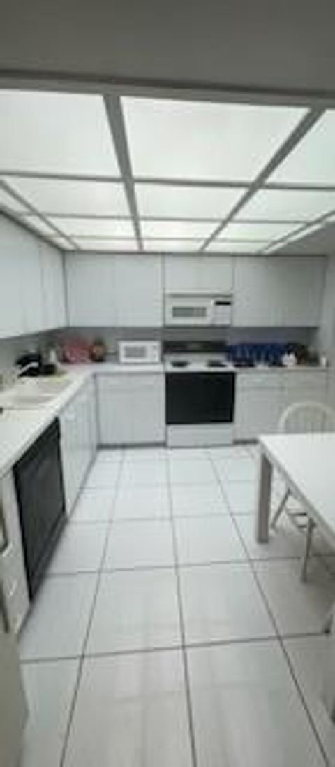 4900 N Ocean Blvd 303 Lauderdale By The Sea FL 33308