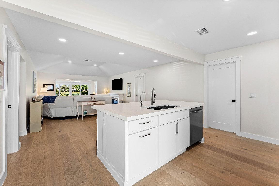 EASTPOINTE COUNTRY CLUB 1 - Residential