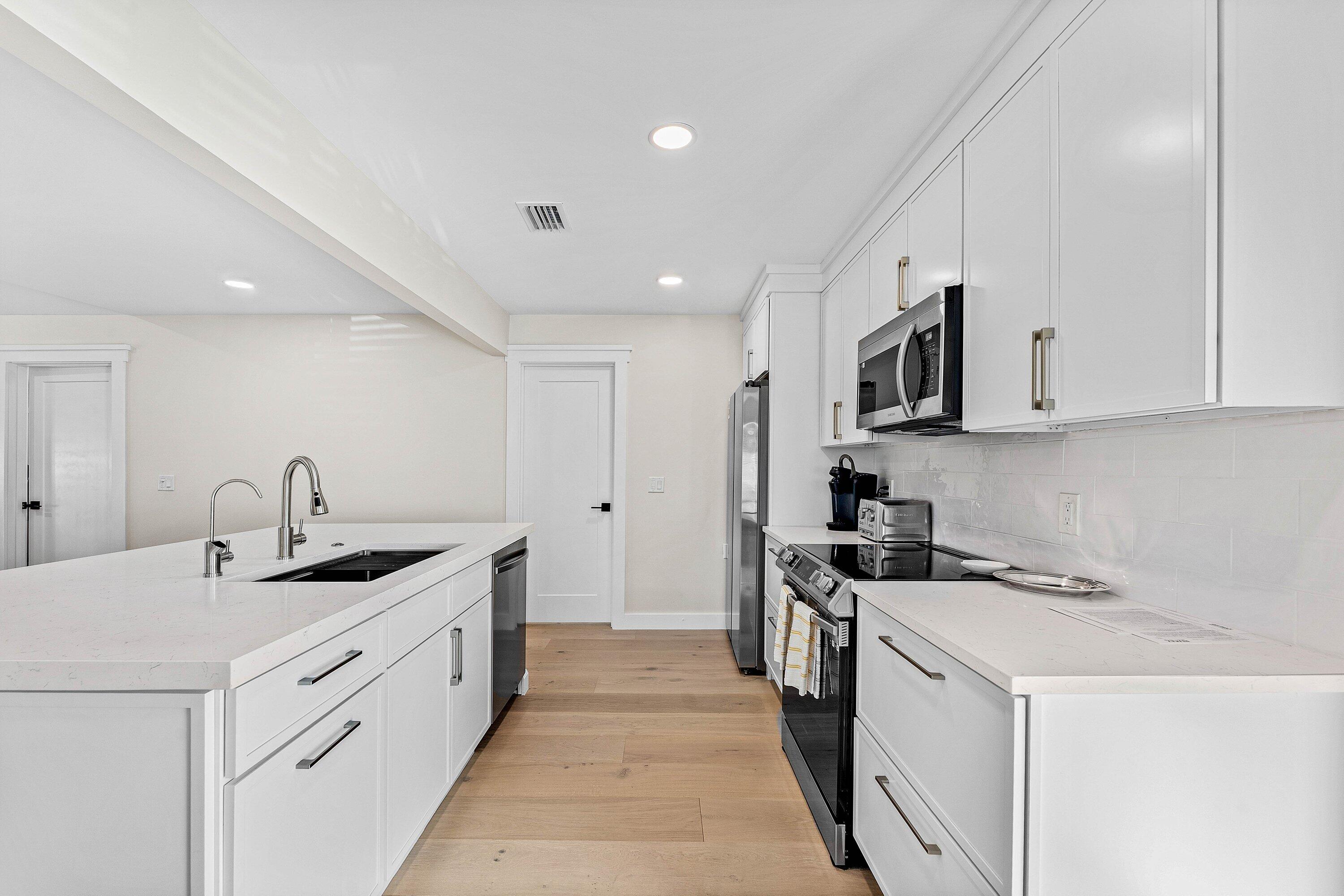 EASTPOINTE COUNTRY CLUB 1 - Residential