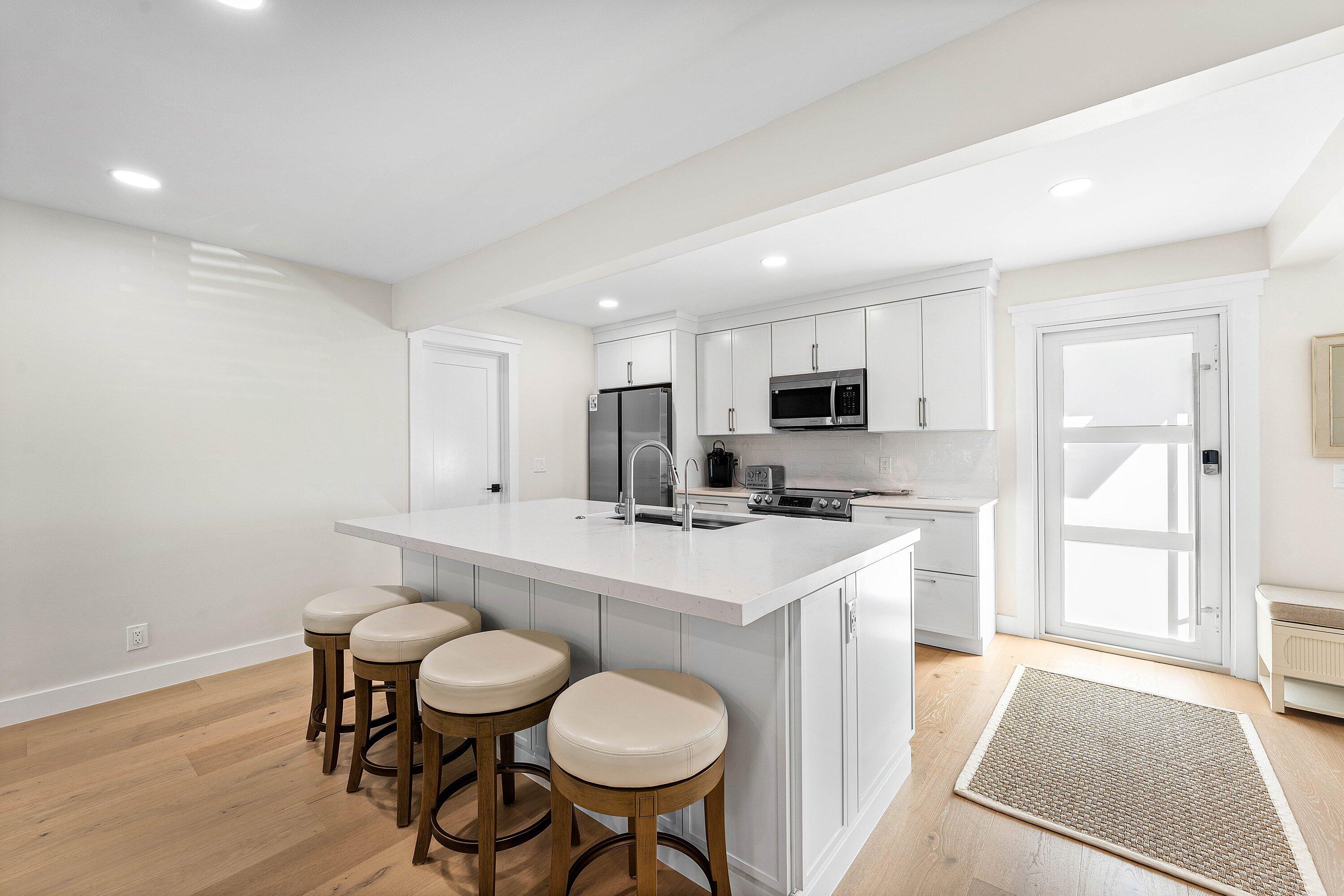 EASTPOINTE COUNTRY CLUB 1 - Residential