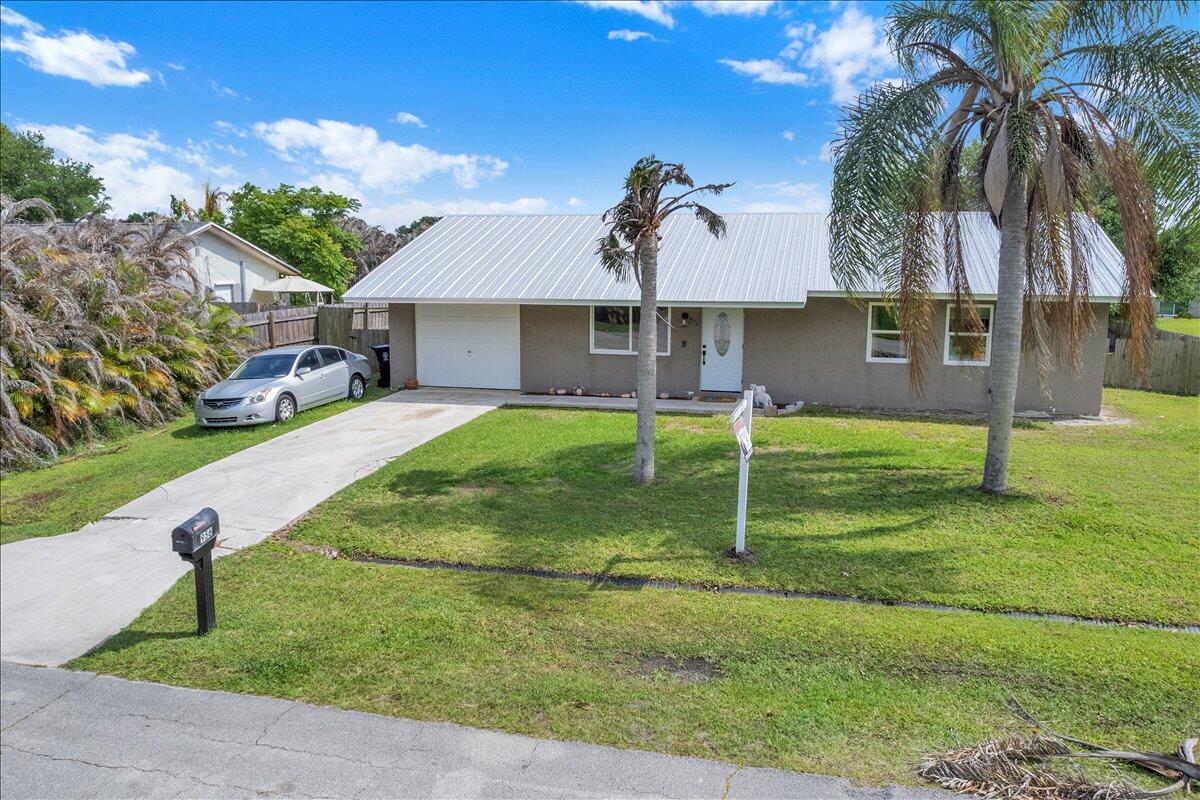 PORT ST LUCIE SECTION 3 - Residential