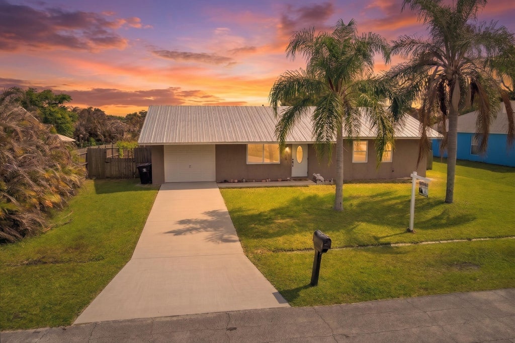 Photo of 956 SE Browning Avenue, Port Saint Lucie, FL 34983 (MLS # B26016066)