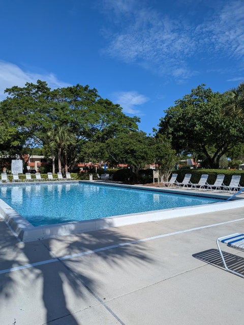 Tiny photo for 907 Cypress Terrace #205, Pompano Beach, FL 33069 (MLS # B26069108)
