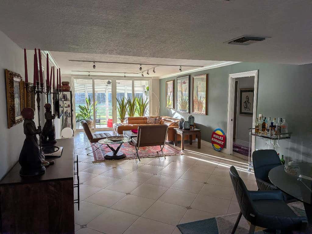 Photo of 907 Cypress Terrace #205, Pompano Beach, FL 33069 (MLS # B26069108)
