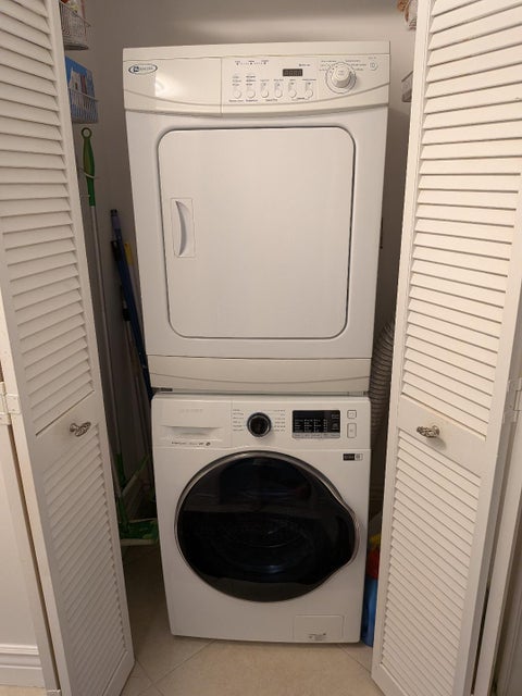 Tiny photo for 907 Cypress Terrace #205, Pompano Beach, FL 33069 (MLS # B26069108)
