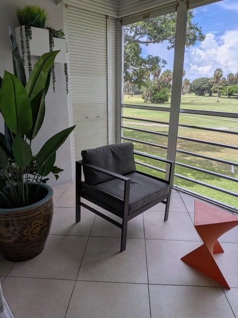Tiny photo for 907 Cypress Terrace #205, Pompano Beach, FL 33069 (MLS # B26069108)