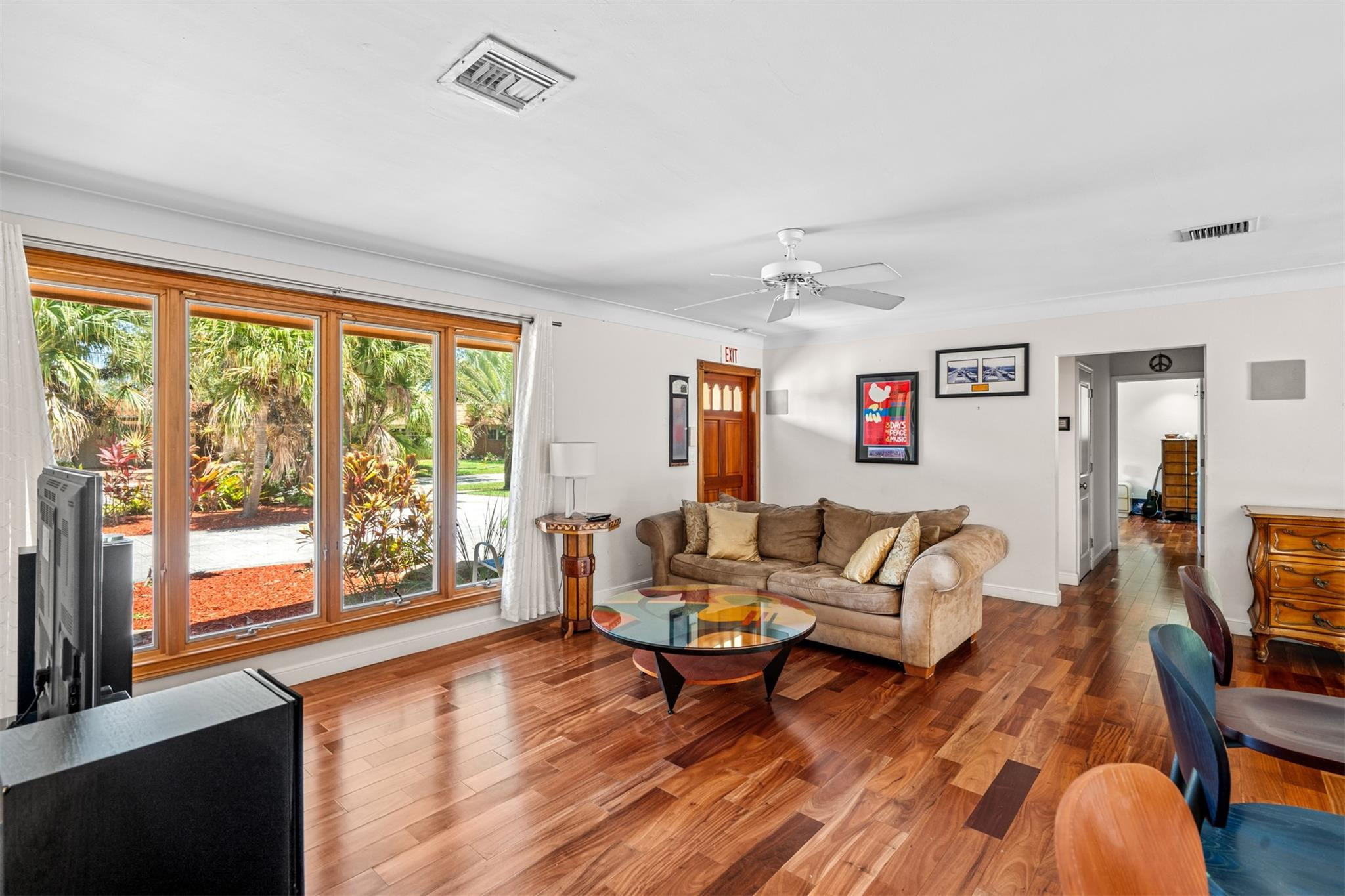 HOLLYWOOD LAKES SECTION - Residential