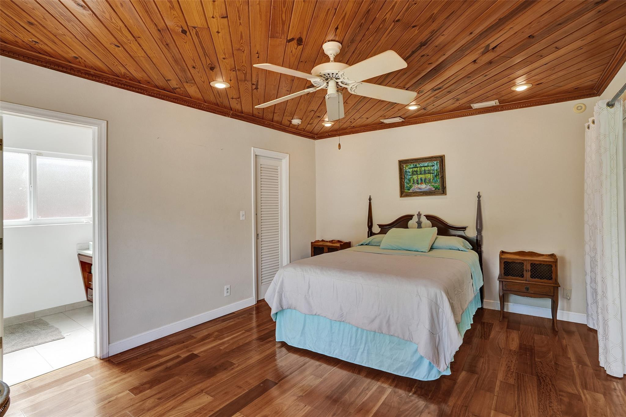 HOLLYWOOD LAKES SECTION - Residential