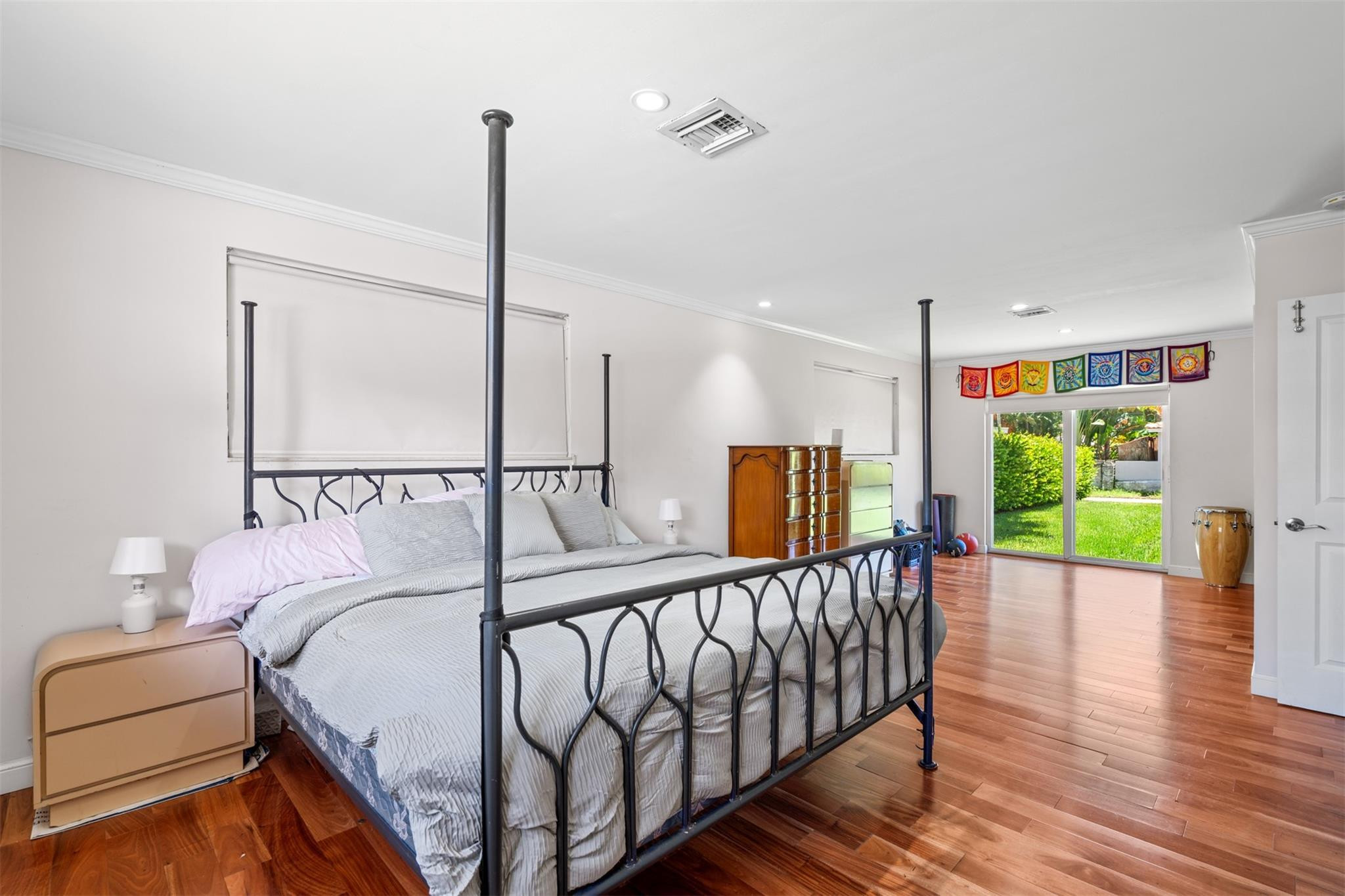 HOLLYWOOD LAKES SECTION - Residential